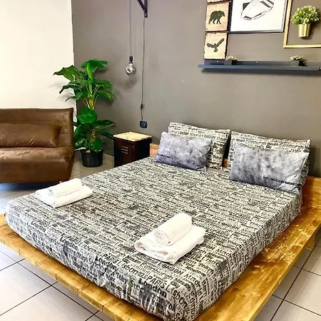 Laetitia Guest House116 Naples