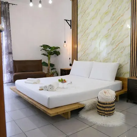 Laetitia Guest House116 게스트하우스 3*